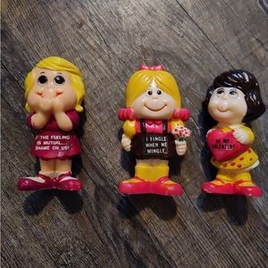 Vintage 1971 BERRIES Valentines plastic girls